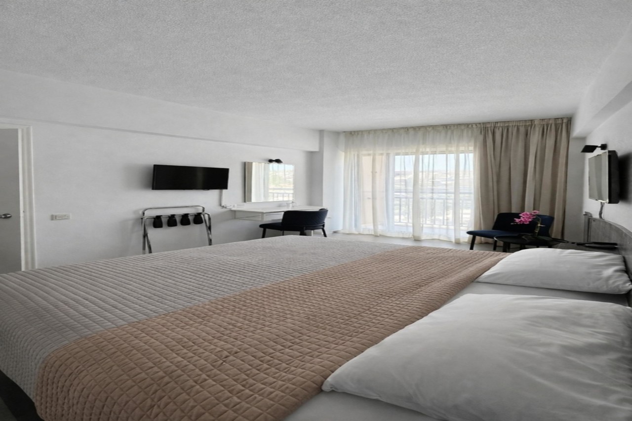 Navarria Hotel 30/50
