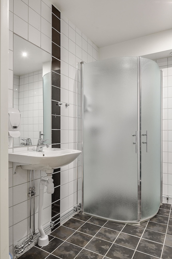 Best Western Hedasen 6/50