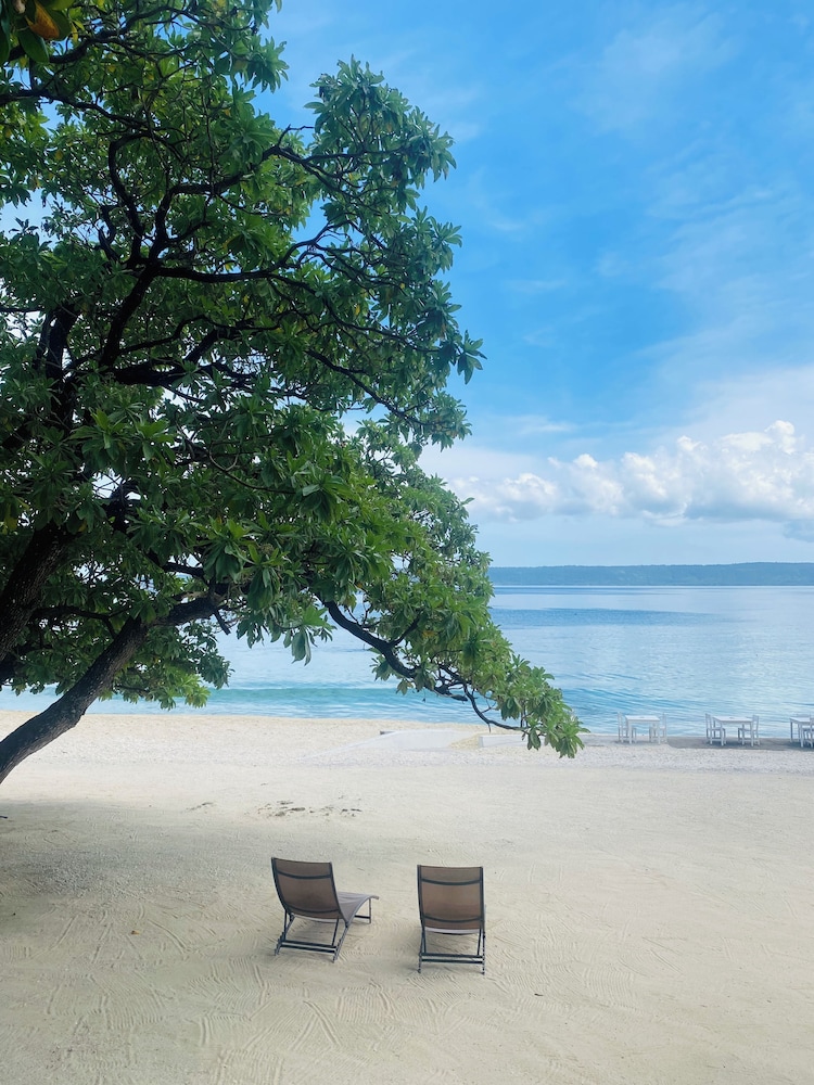 Coco Beach Resort 54/66