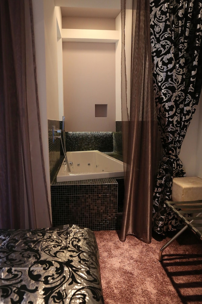 Starlight luxury rooms 40/50