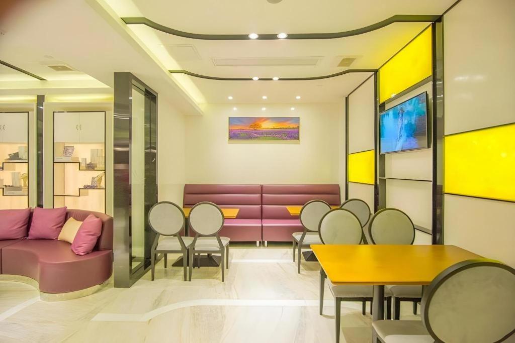 Lavande Hotels Guangzhou Tianhe Tiyu West Road Metro Station 41/51