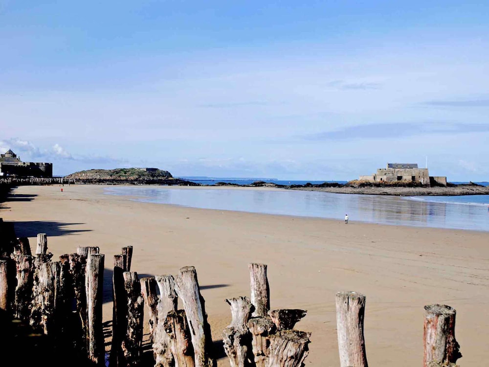 Mercure St Malo Front de Mer Hotel 45/48