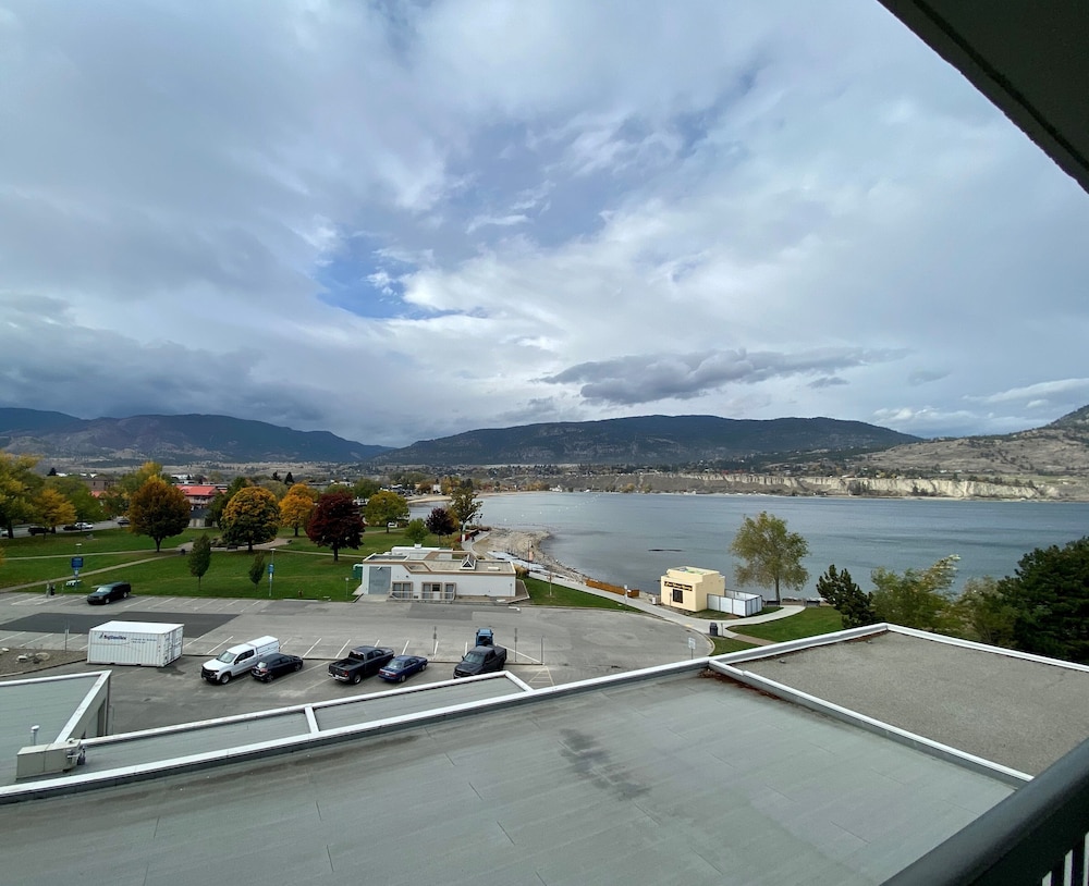 Penticton Lakeside Resort 41/58