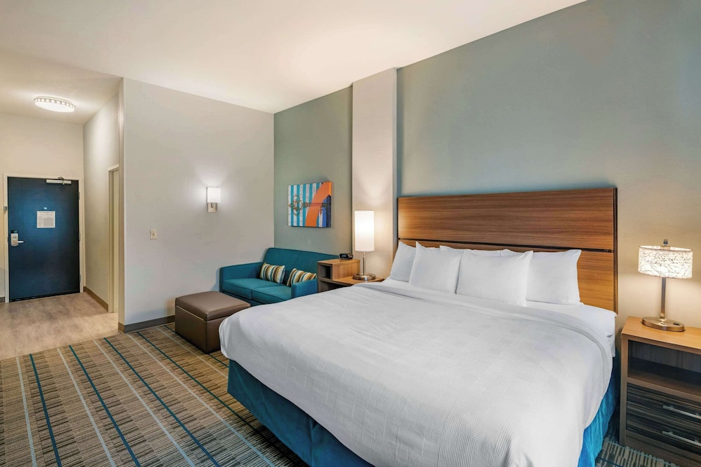 EFFICIENCY, SUITE, KING BED