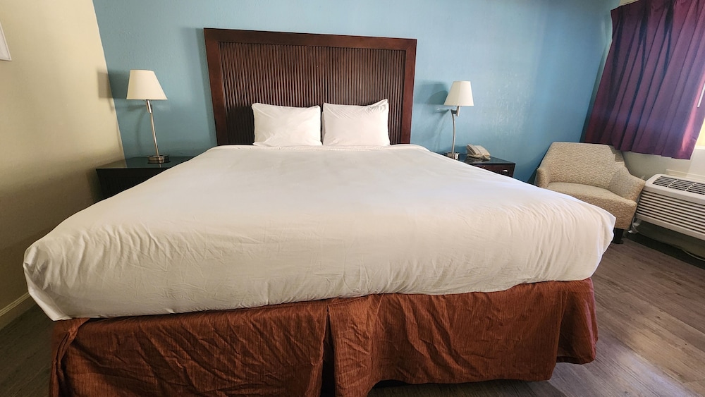 Standard, King Bed, Accessible