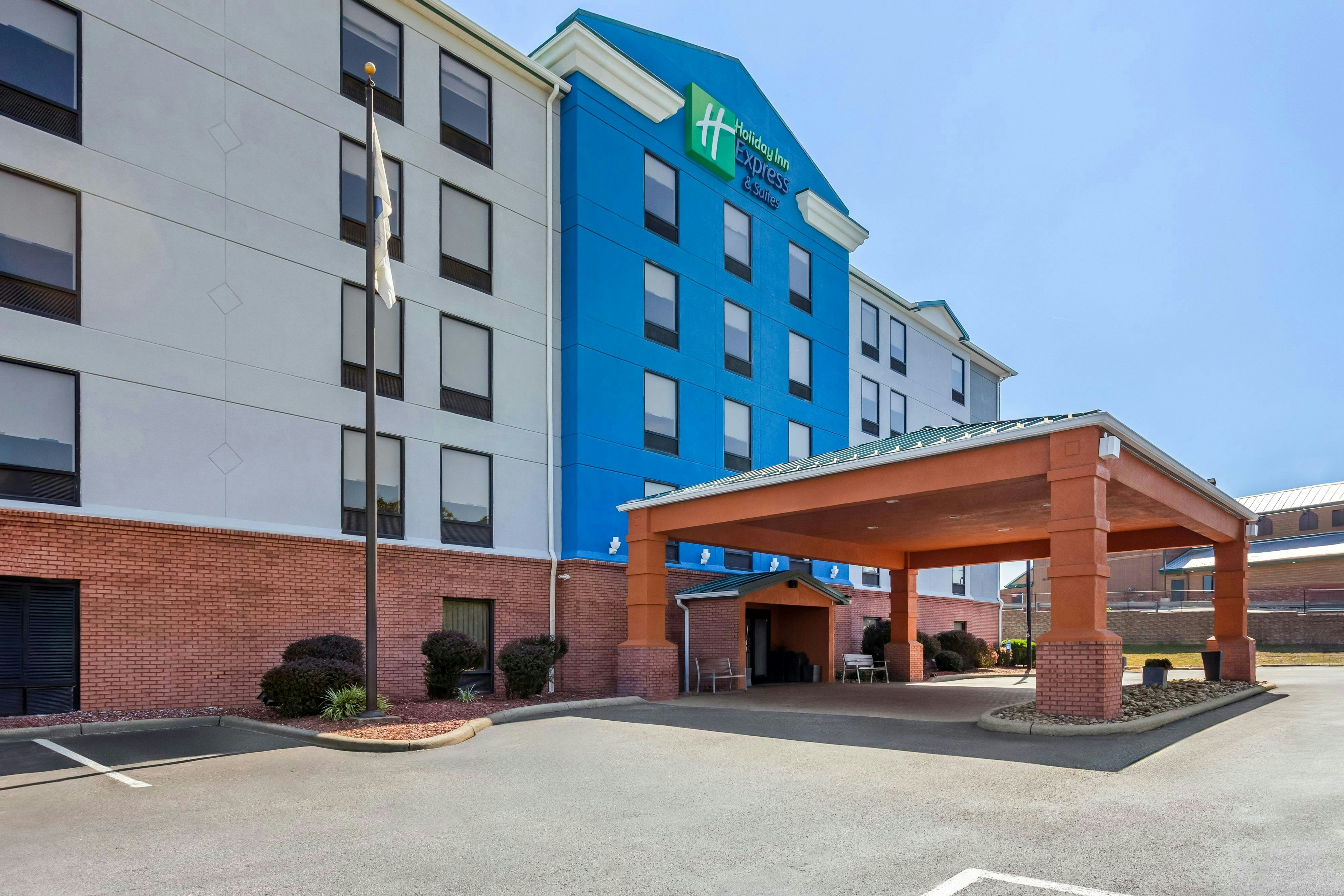 Holiday Inn Express Hotel And Suites Charleston Southridge 42/50