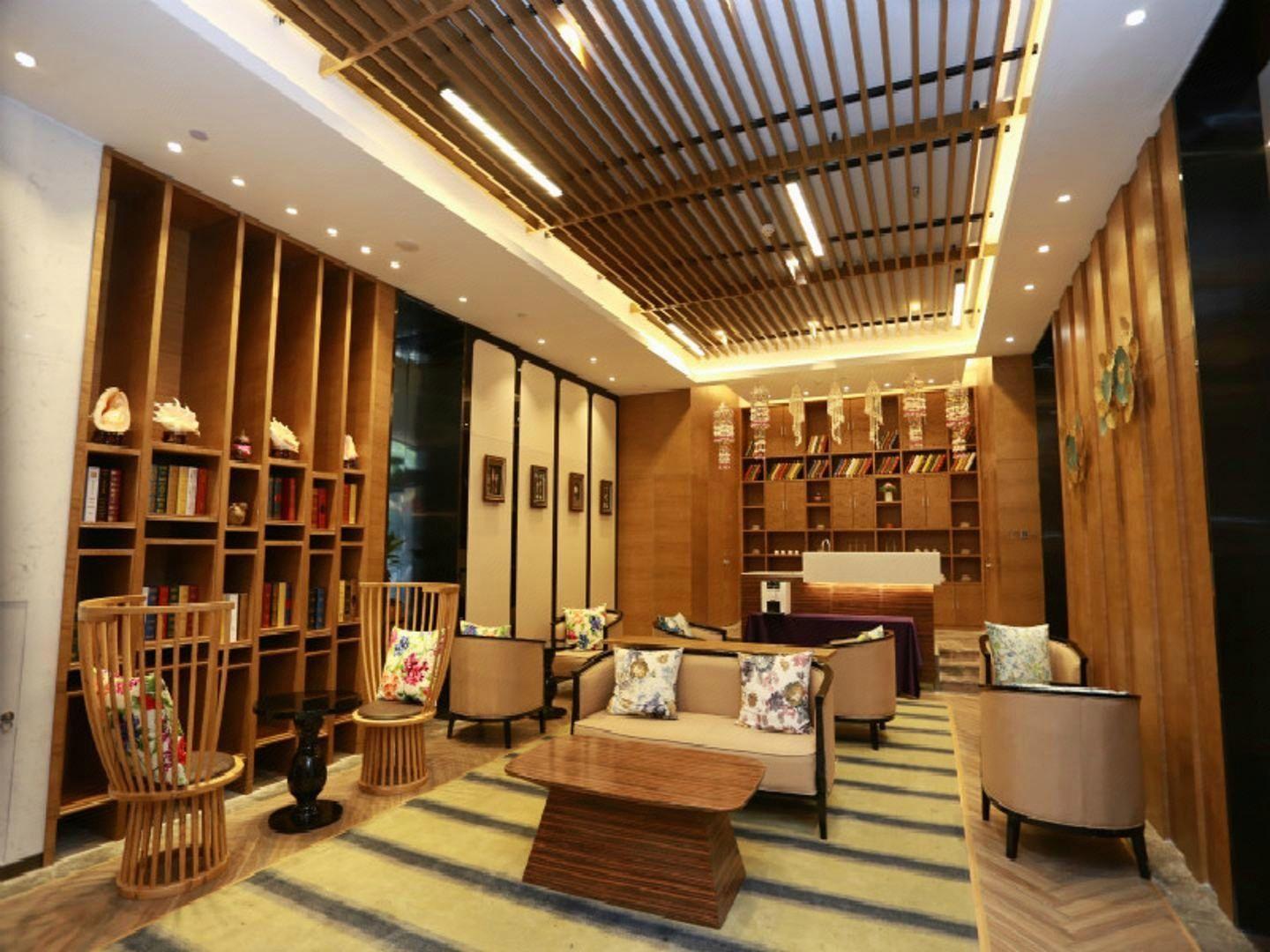 Metropolo Jinjiang Hotels (Haikou Wuzhishan Road, Riyue Duty-free Plaza) 36/52