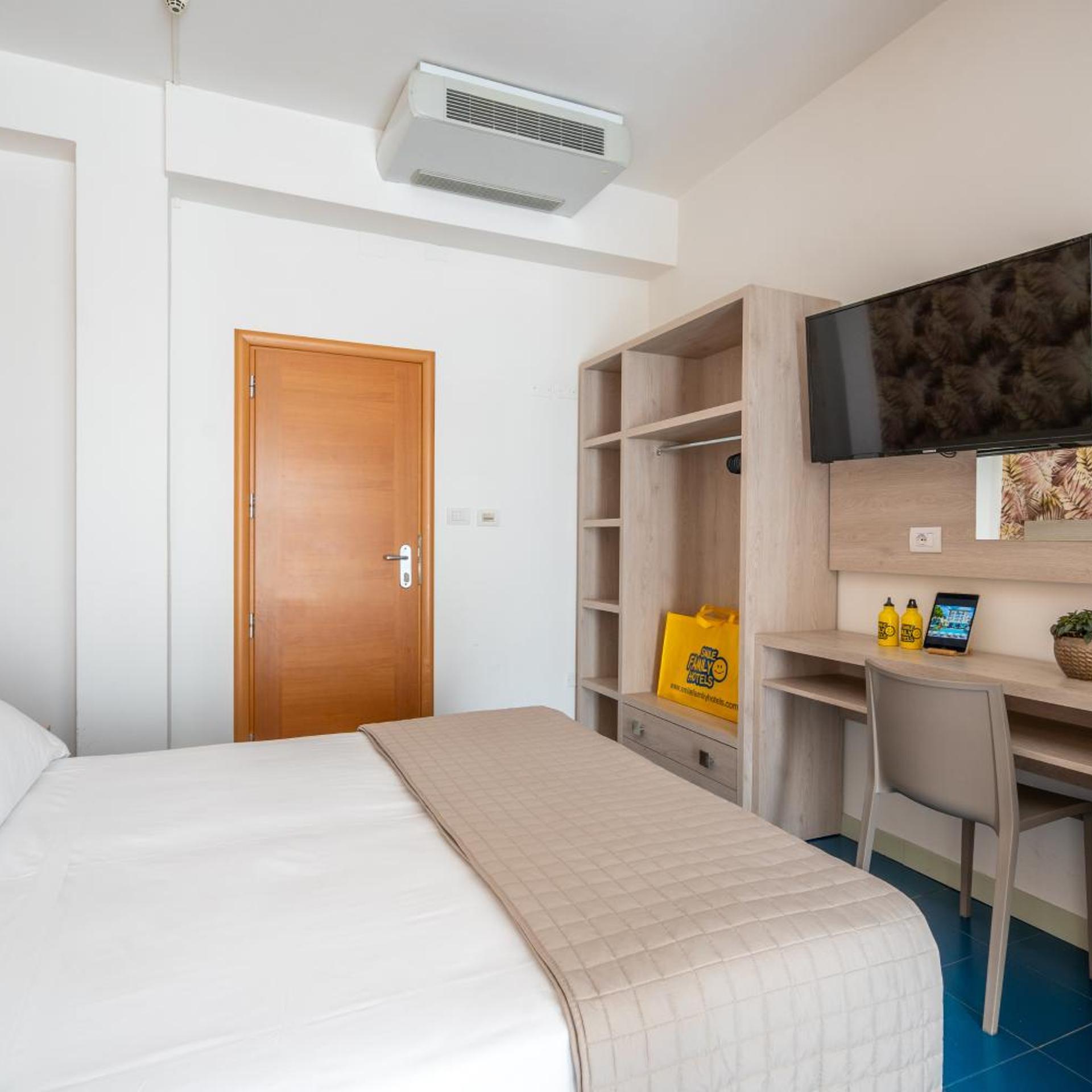 Hotel Lotus 17/50