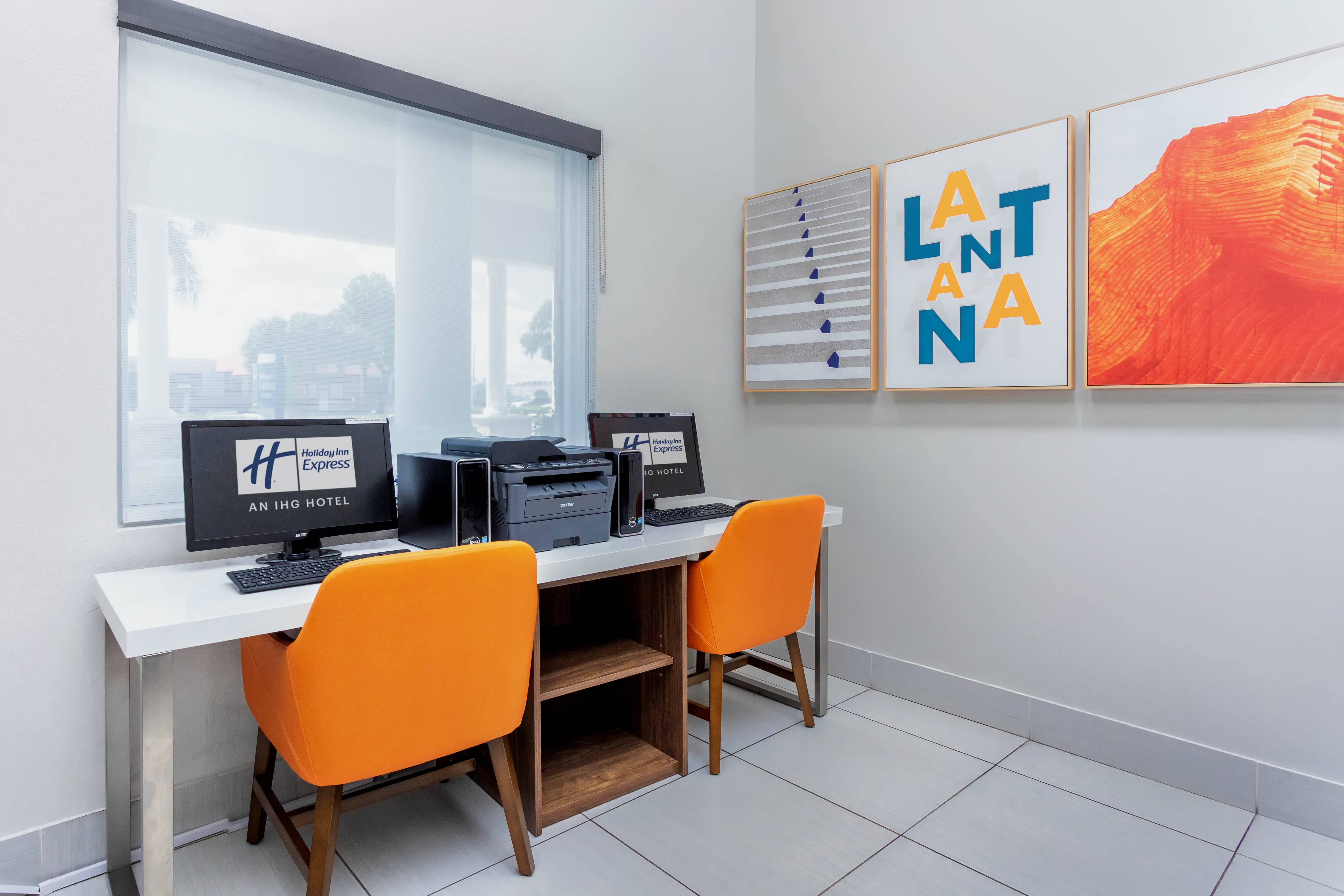 Holiday Inn Express Suites Lantana 52/57