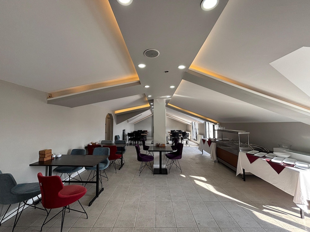 Royal Luxury Hotels & Suites 27/44