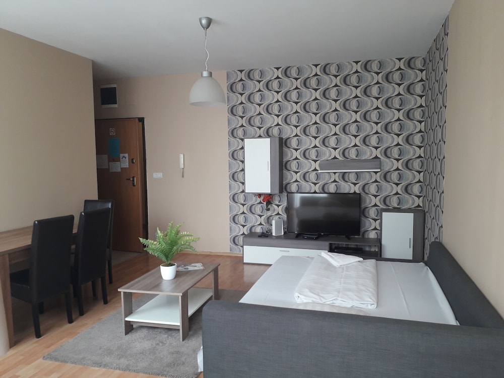 NOVA APARTMENTS 22/64
