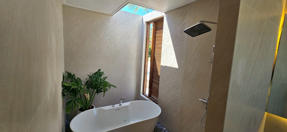 1 Bedroom, Villa, Single Bed, Shared Pool، ROYAL PINEAPPLE HOTEL a welcome to wealth and good fortune 3/3