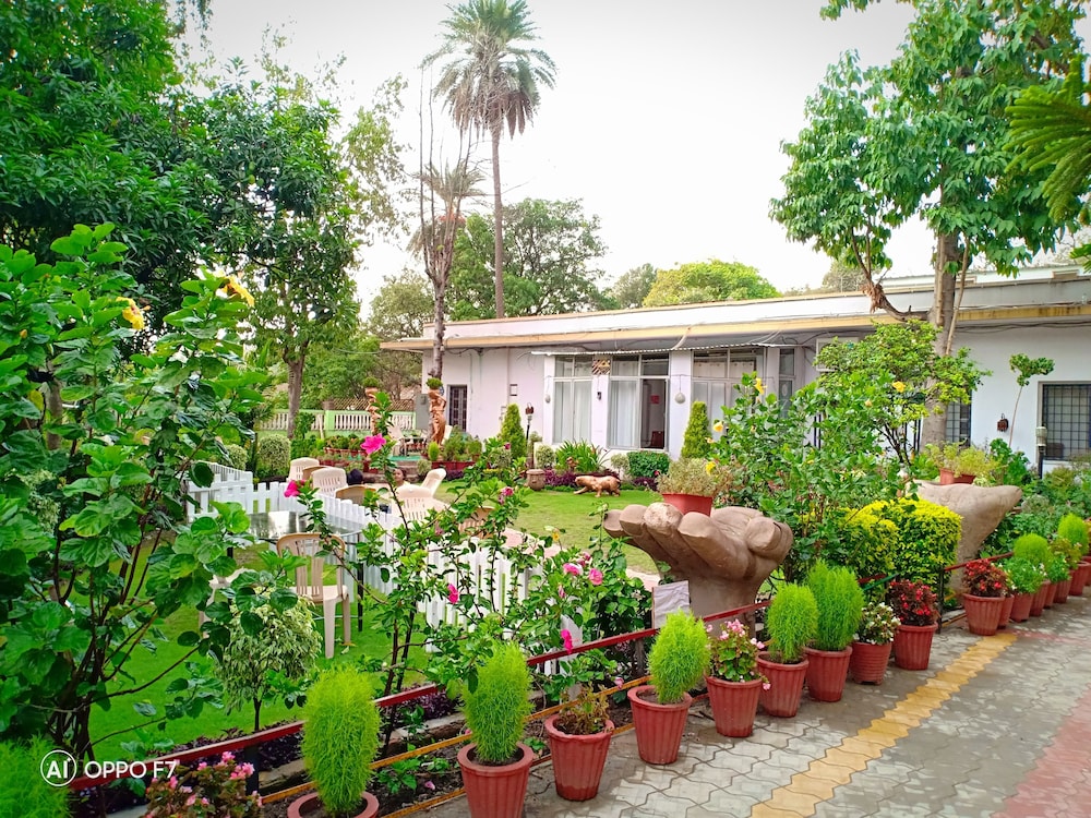 Hotel Toppers Corner Mount Abu 1/67