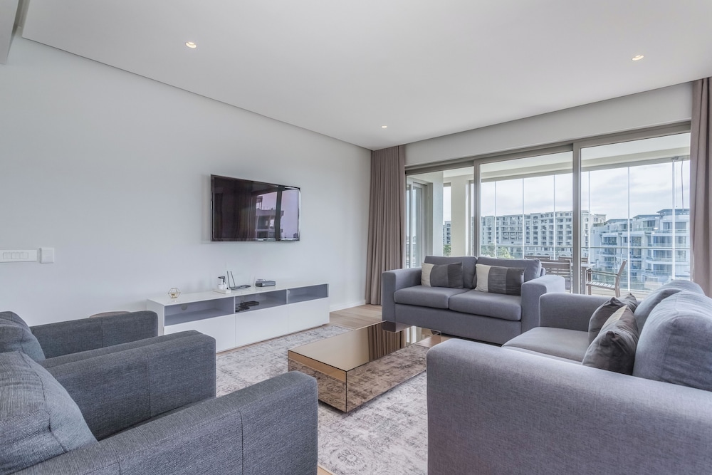 Mountain Marina Luxury Apartments 30/50