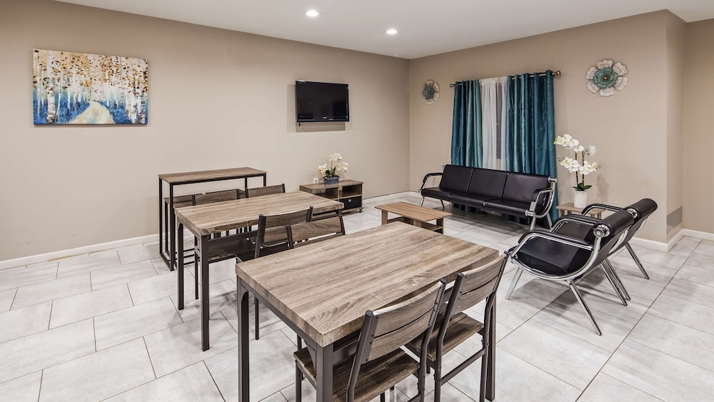 SureStay Hotel by Best Western Orange 29/34