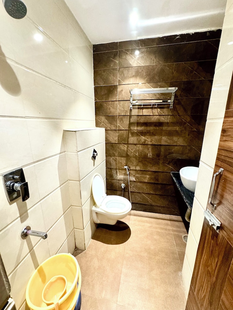 HOTEL SINGH INTERNATIONAL 21/21