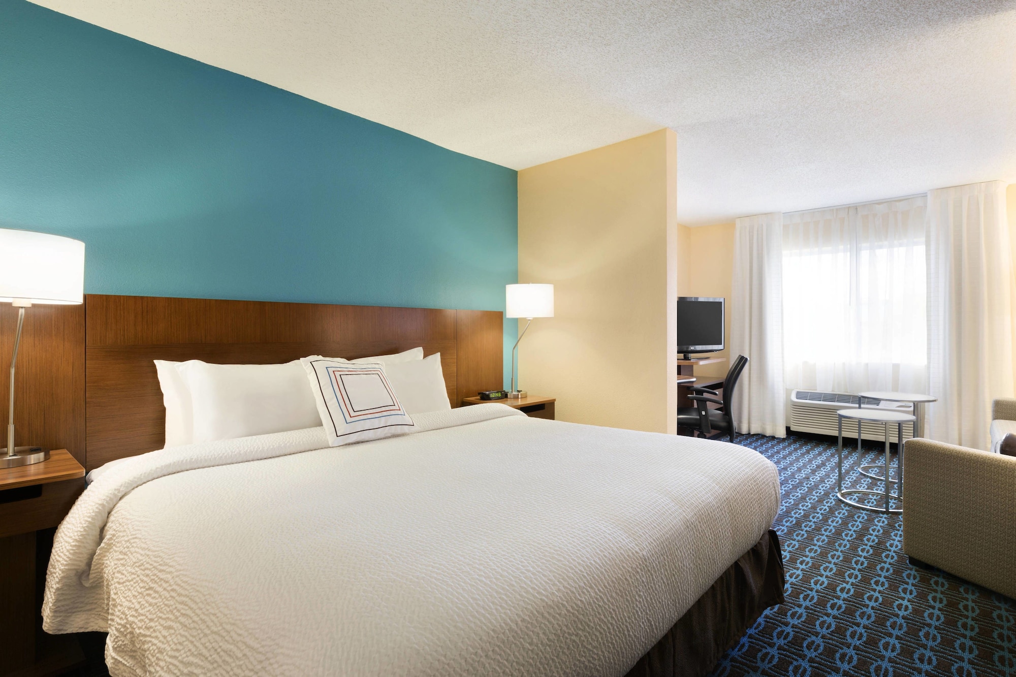 EXECUTIVE, SUITE, KING BED