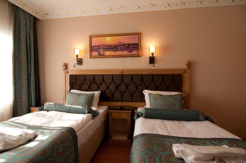 Blue Tuana Hotel 32/70