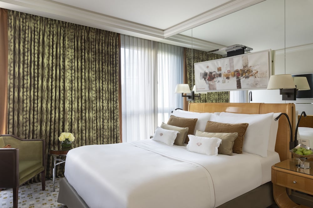 Mandarin Oriental, Geneva 15/82