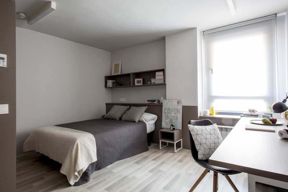 Student Residence Claudio Coello 10/44