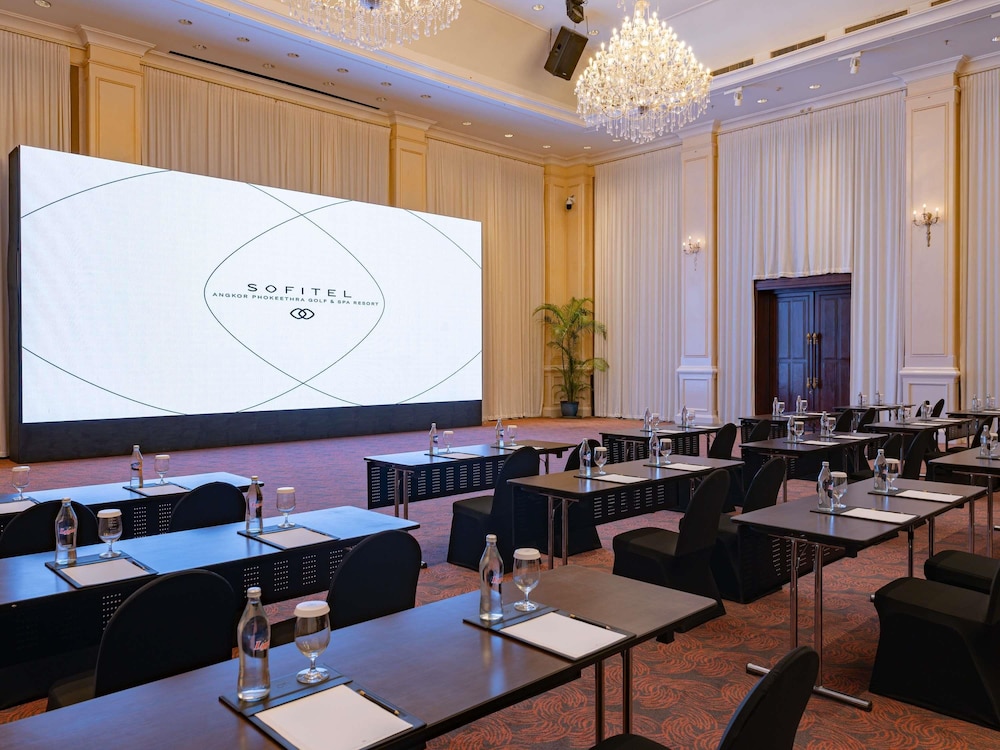 Sofitel Angkor Phokeethra Golf and Spa Resort 42/50