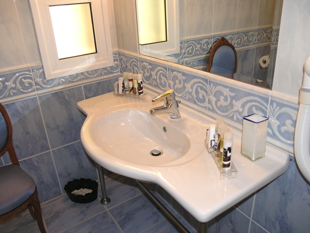 Agnantia Bed & Breakfast 42/43