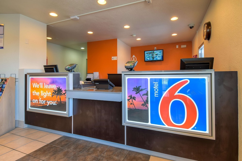 Motel6 Stanton, CA - Anaheim West 10/60