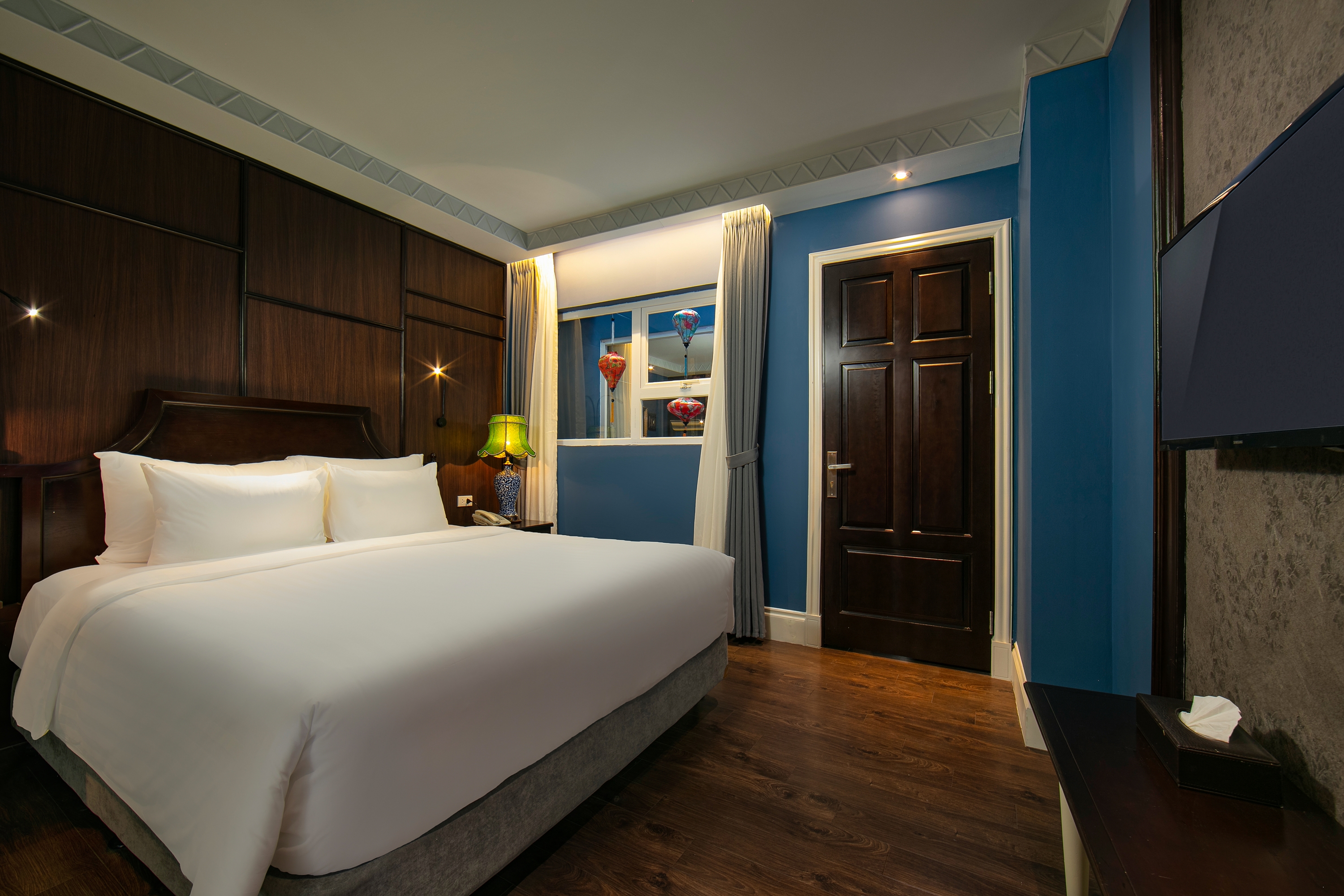 COLLECTION, DOUBLE BED