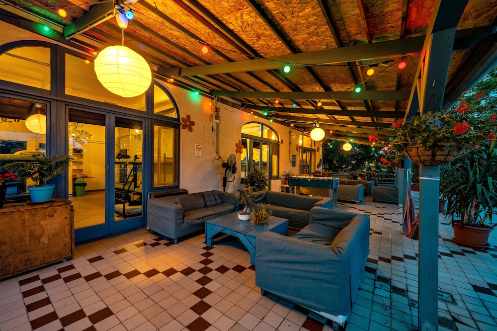 Island Hostel - Adults only 25/49