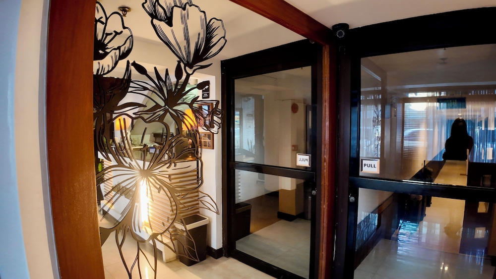 Urban Inn Iloilo 16/65