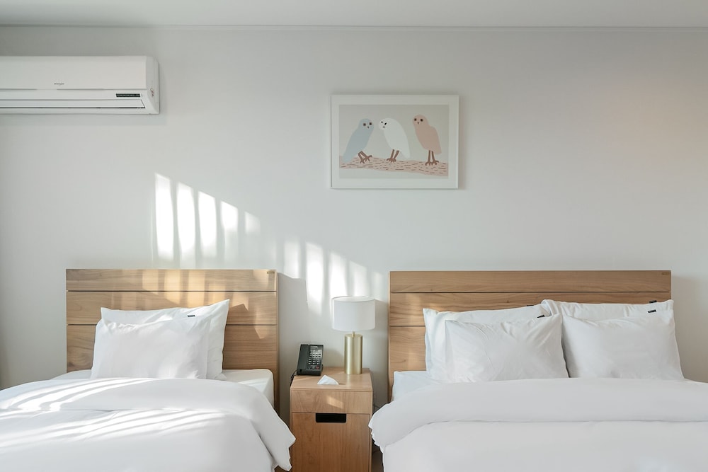SUITE, PET FRIENDLY