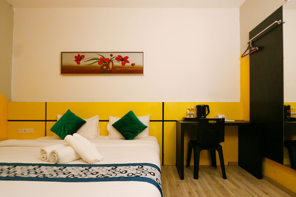 Swing & Pillows at Golden Roof Hotel Sunway Ipoh 7/33