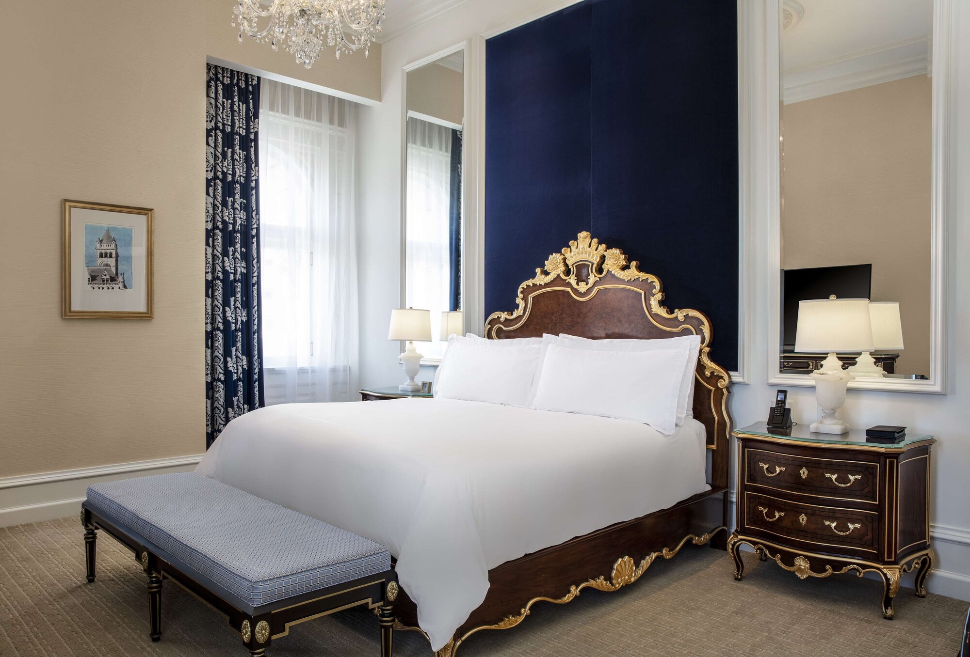 DELUXE, KING BED, ACCESSIBLE