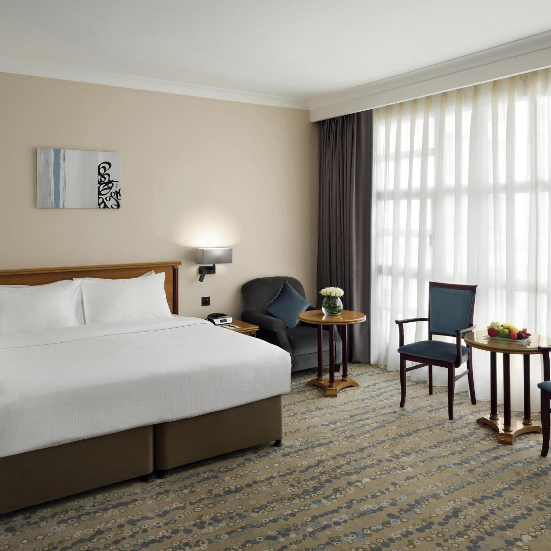 Superior, King Bed, Tower View