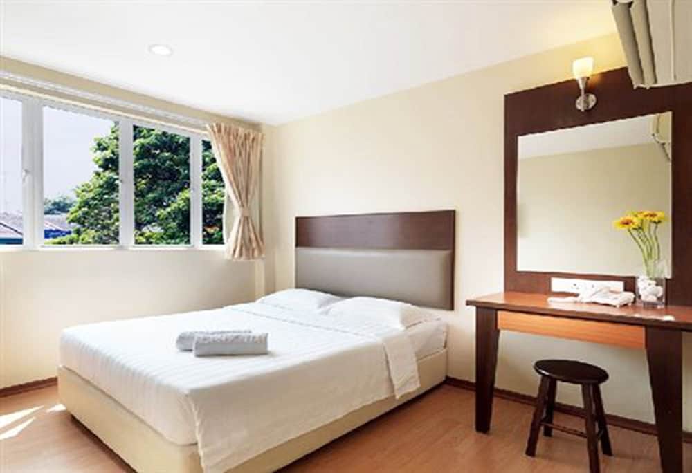 Fenix Inn 32/54