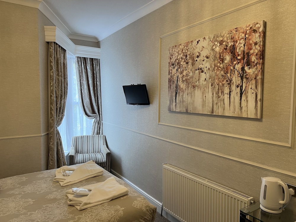Tanes Hotel 40/61