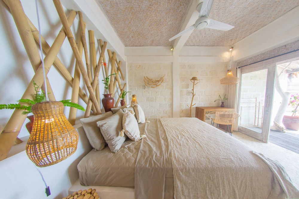 Le Cliff Bali 28/79