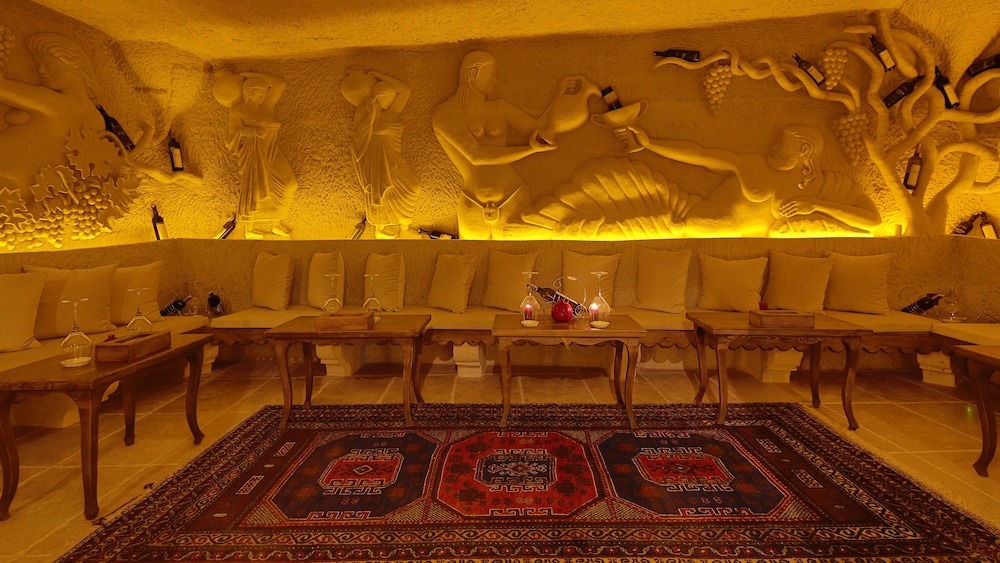 Phocas Cave Suites 32/71