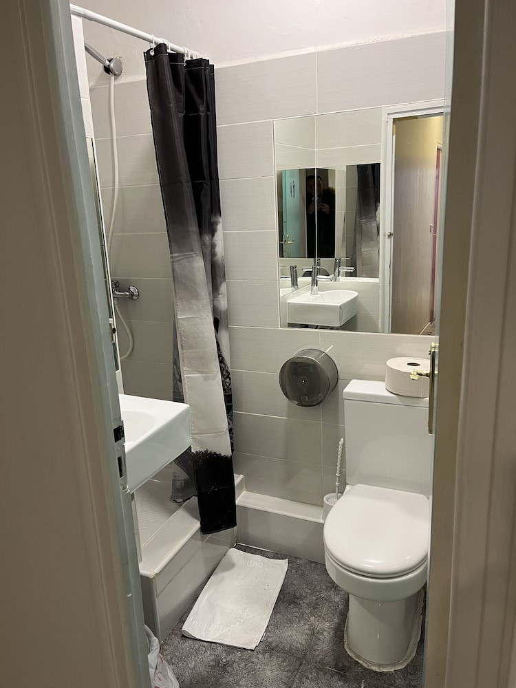Hostel Almansa 45/50