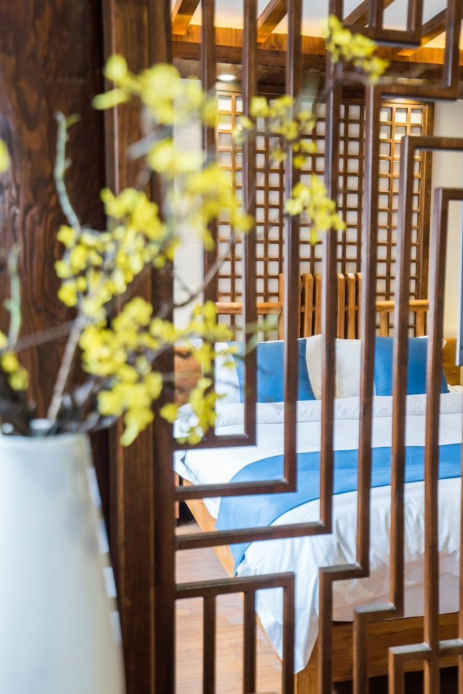 Lijiang Yue Tu Hotel 26/26