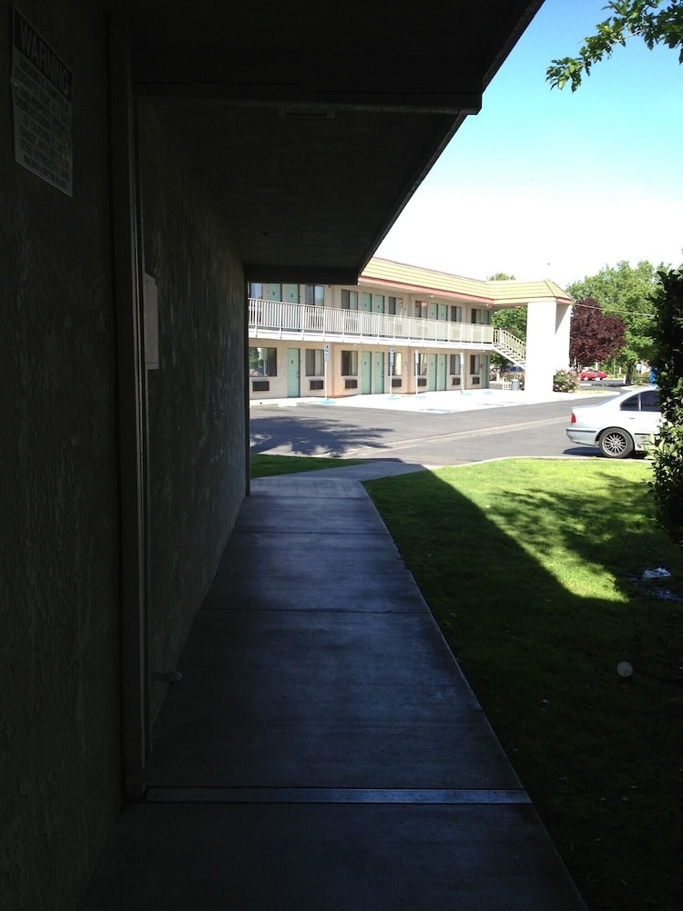Motel6 Fresno, CA in FRESNO - CA