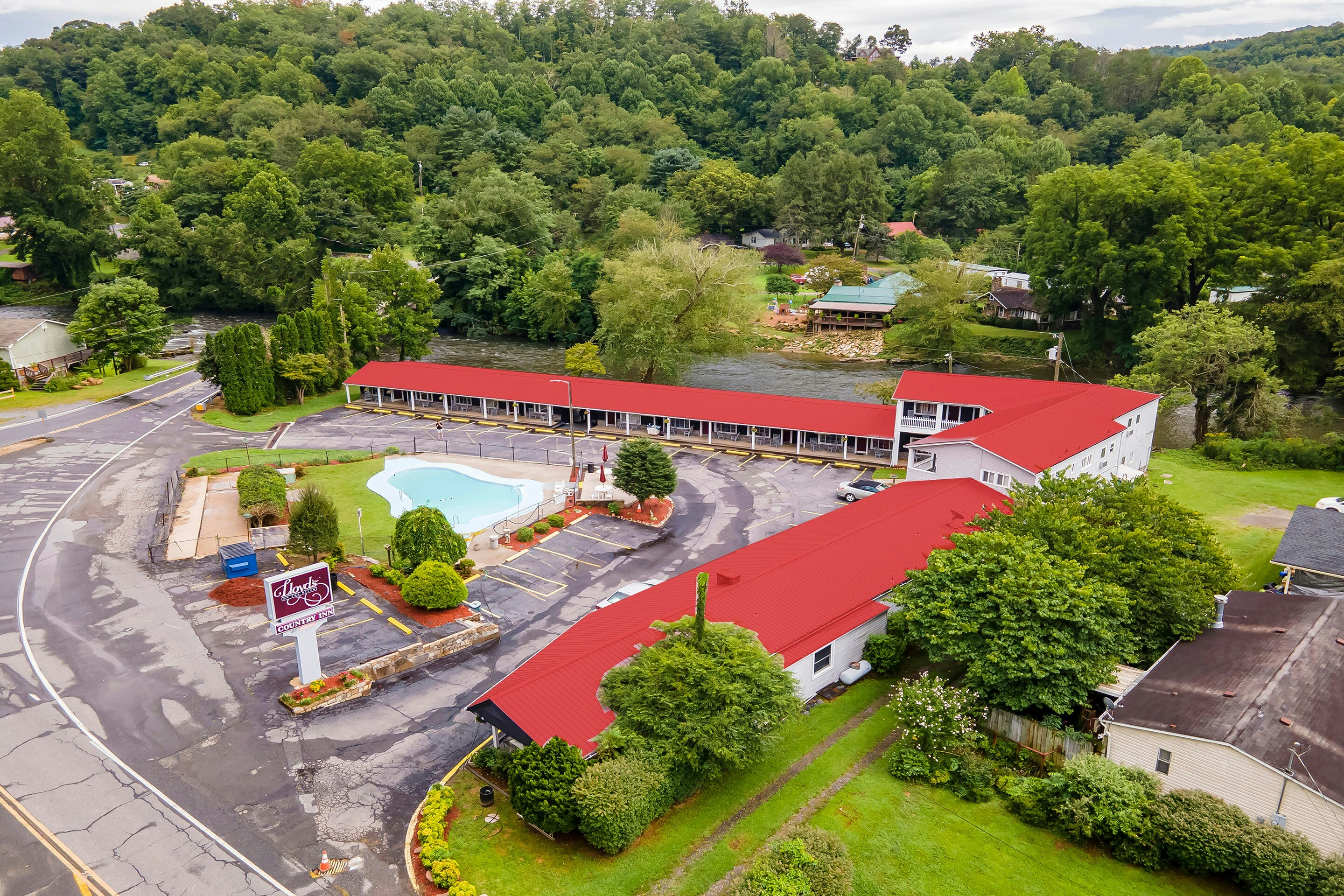 Lloyd's On The River Country Inn By OYO 20/27