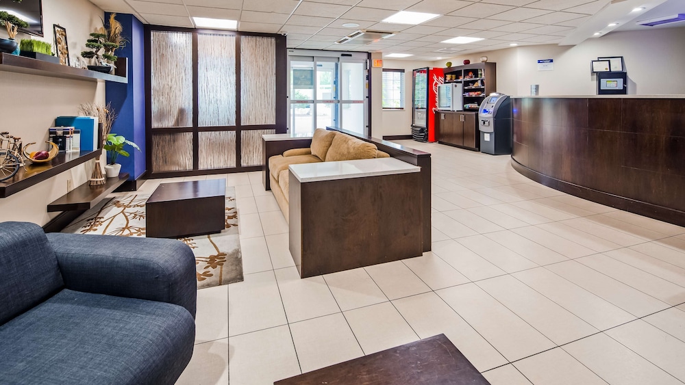 Best Western Plus Berkshire Hills Inn & Suites 7/41