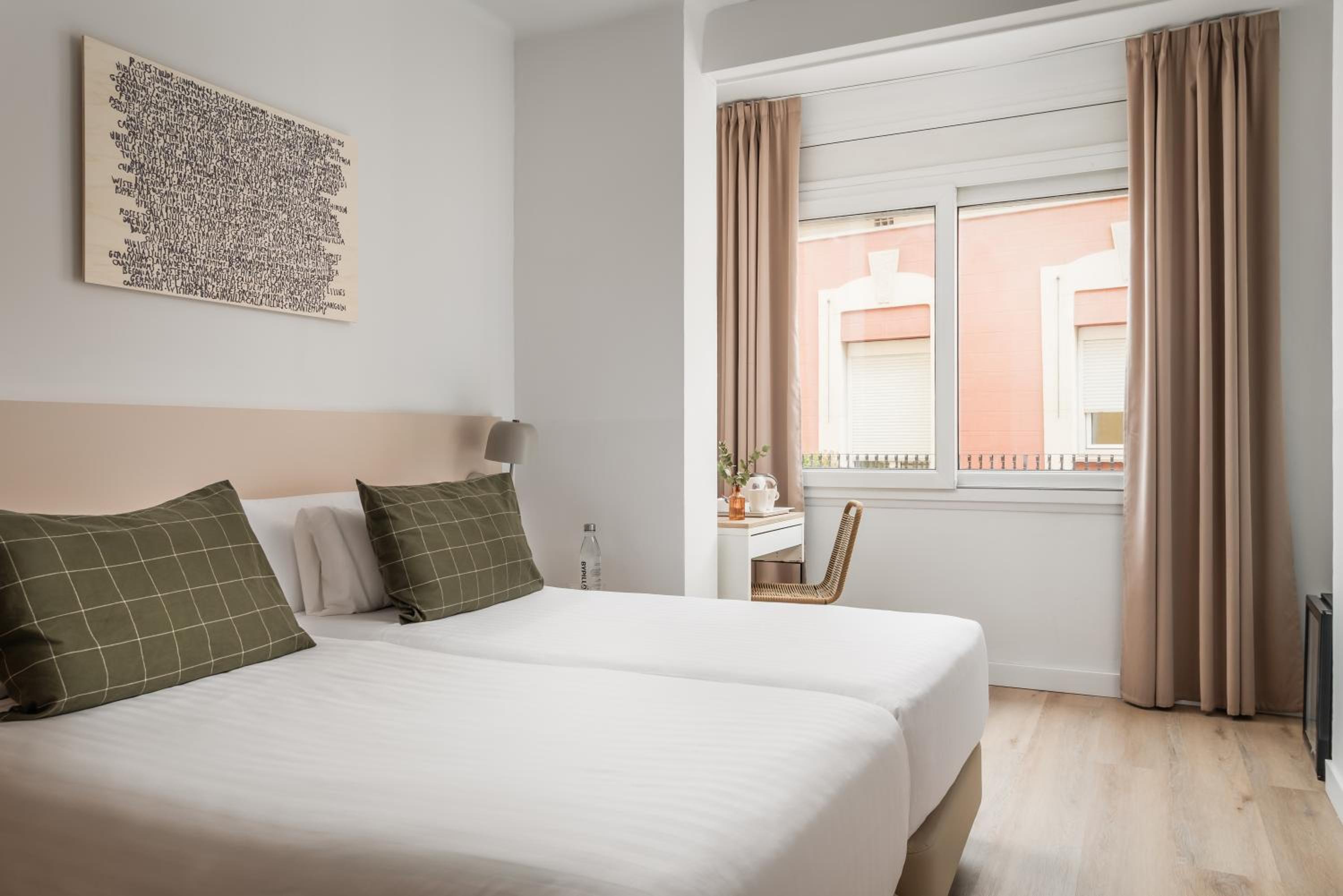 Room, Twin Beds