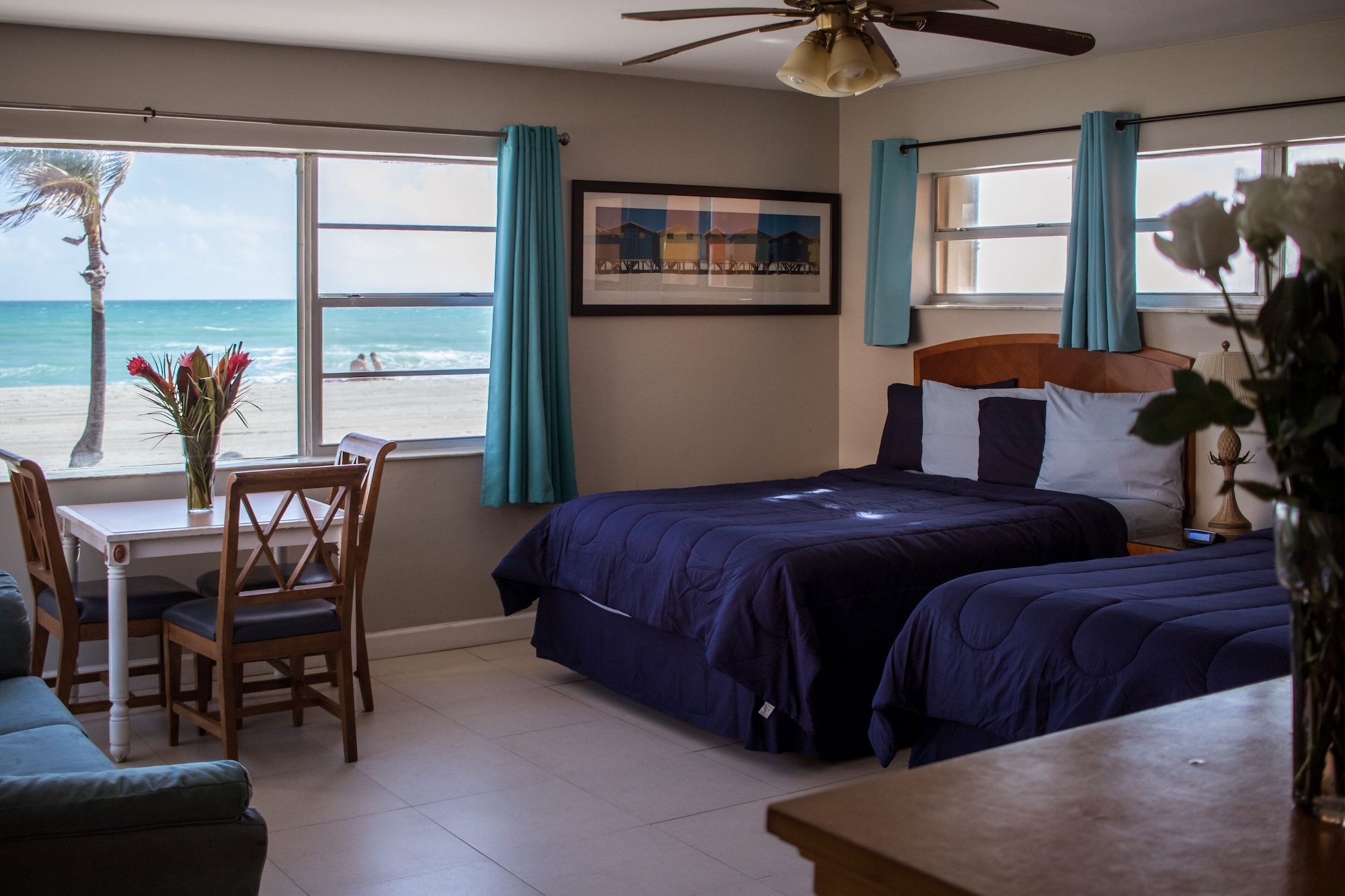 ROOM, 2 QUEEN BEDS, SOFA