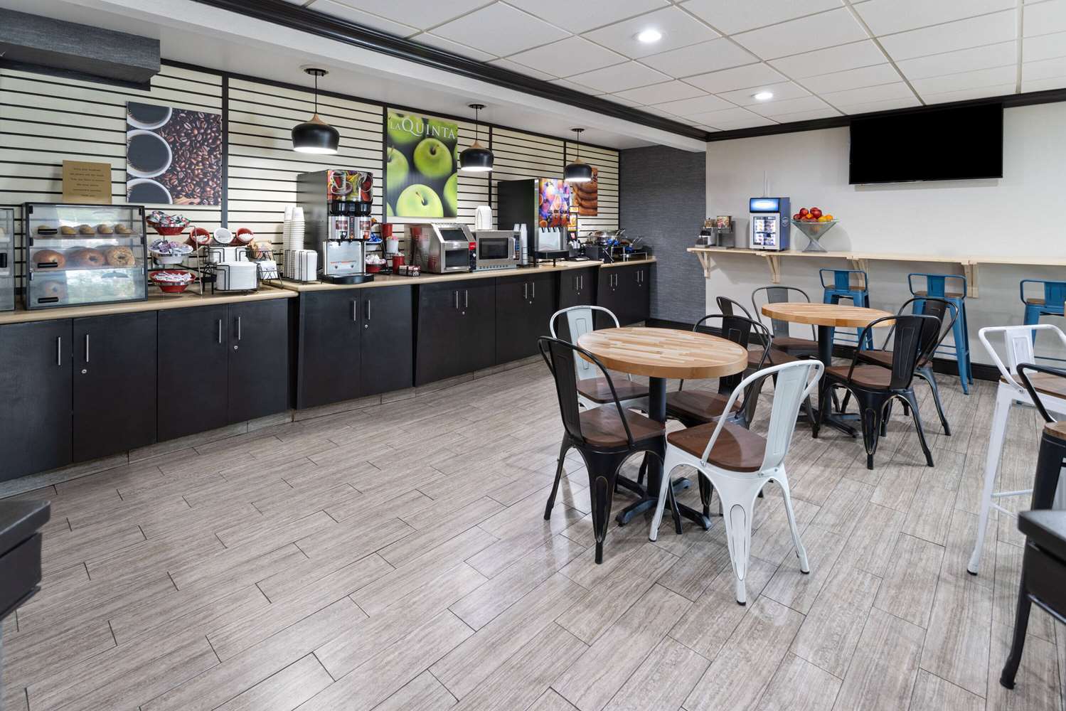 restaurant cafeteria
