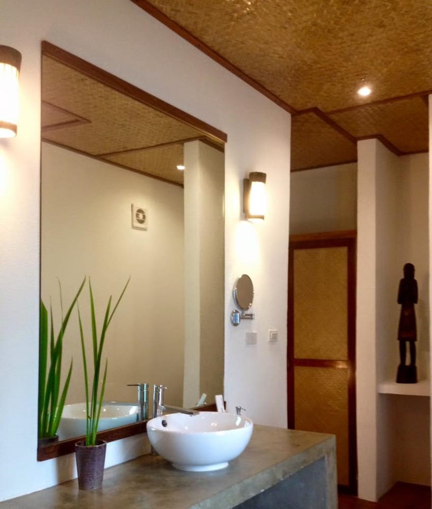 El Nido Mahogany Beach 68/70
