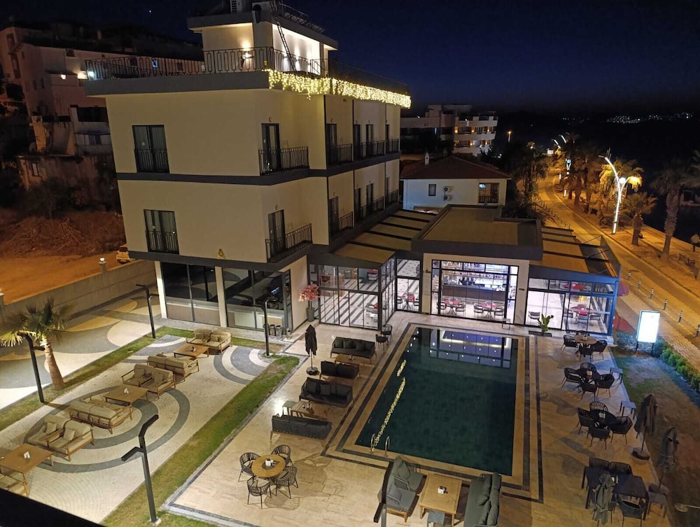 Roseira Mar Inn Luxury 4/55