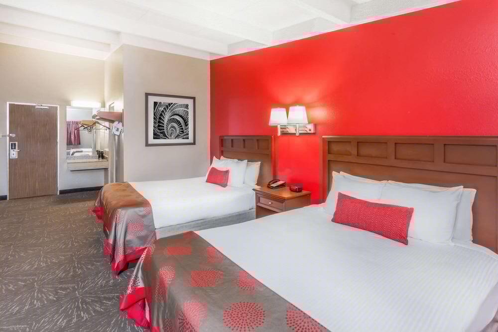 Ramada by Wyndham Hammond Hotel & Conference Center 11/42
