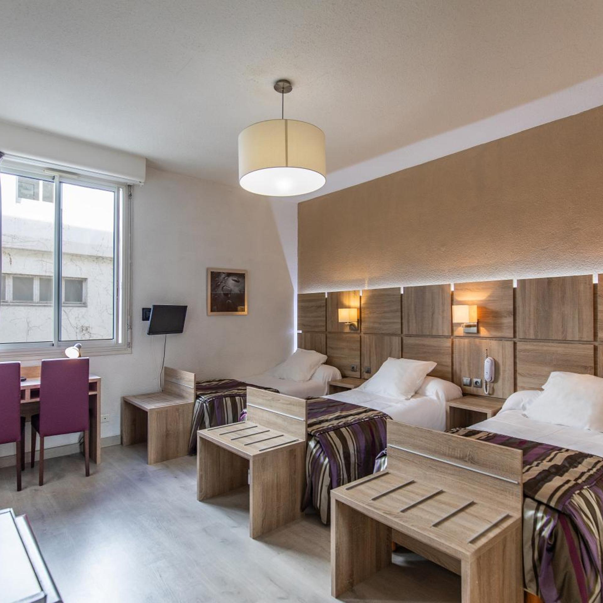 Room, Triple